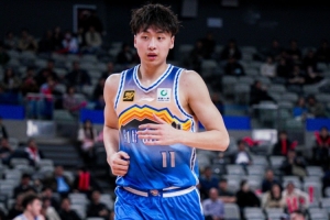乐鱼官网-探长：齐麟季后赛的战术地位显著提高 他将承担更多&amp;要被考验更多