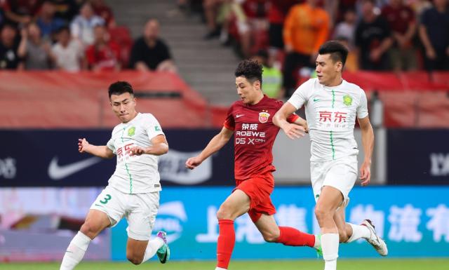 武磊封神战国安当背景板 海港12连胜独一档强大？