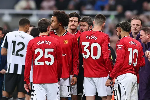 乐鱼体育app-理查兹：曼联替补席没有首发的同等竞争力，今夏得补强引援